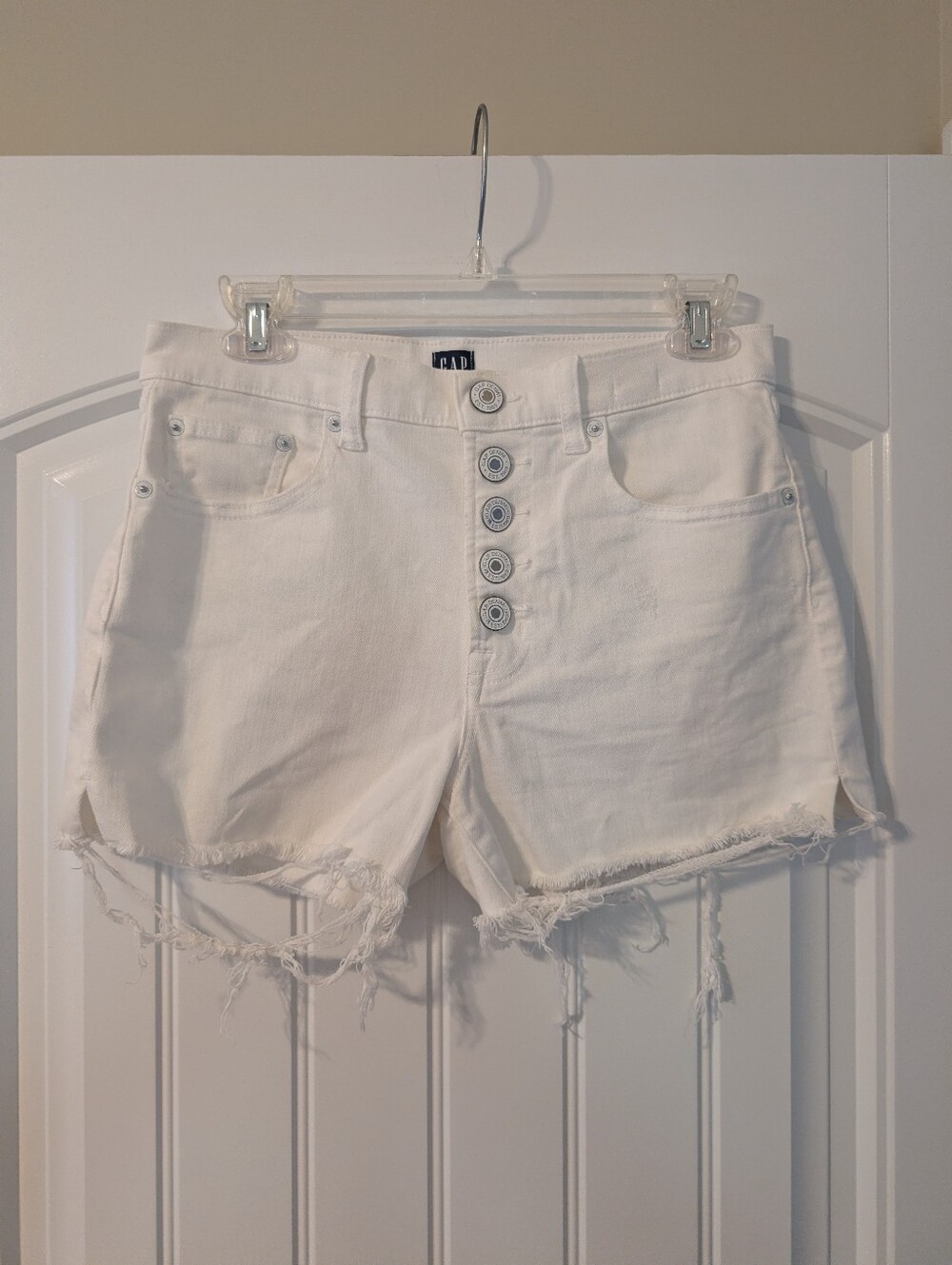 Size 26 GAP high rise 3" denim shorts with button fly - white